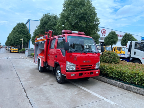 裝水1噸的小型泡沫消防車(chē)來(lái)了？1噸的小型泡沫消防車(chē)多少錢(qián)？